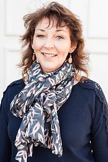 Alison Burnell